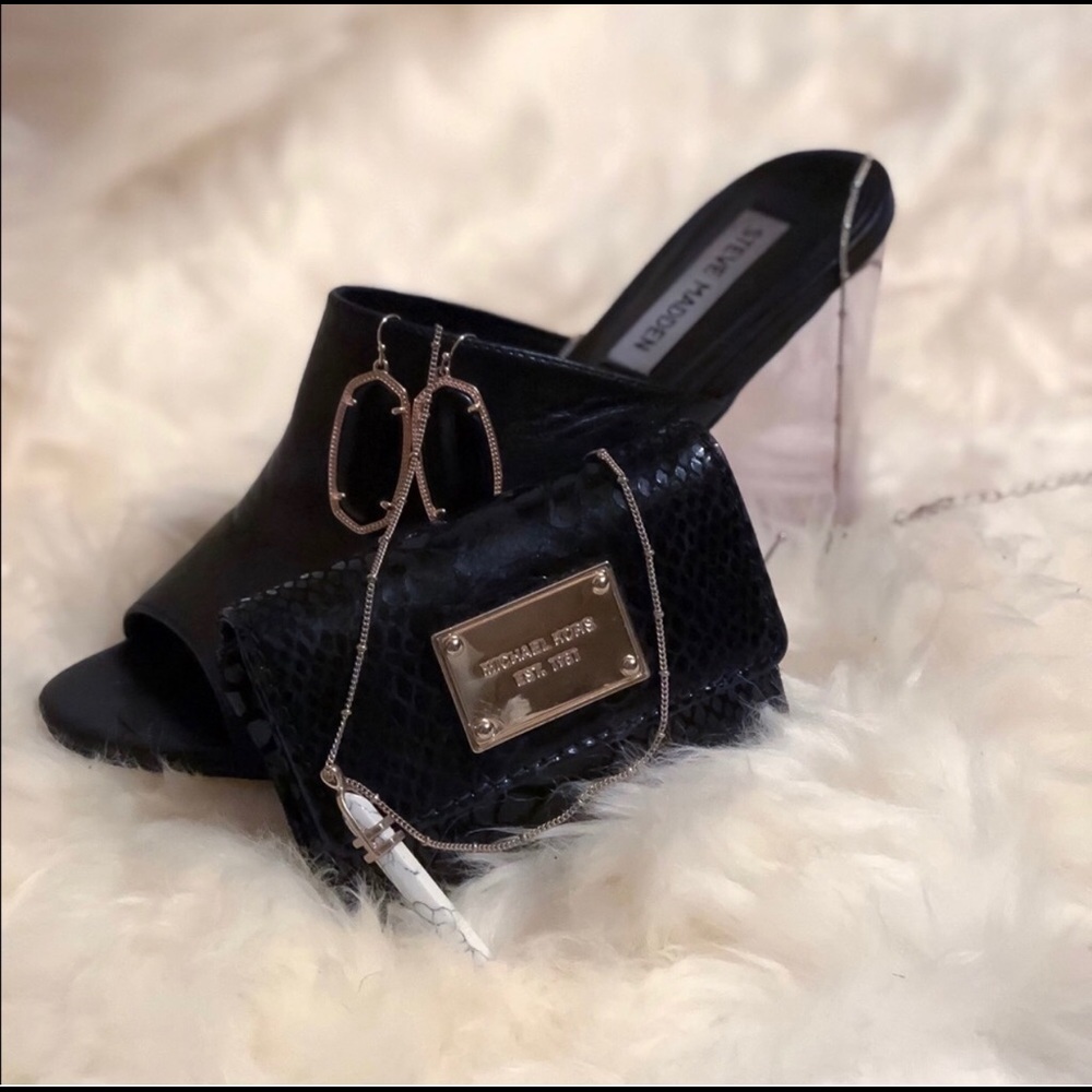 Michael Kors Snake skin Wallet